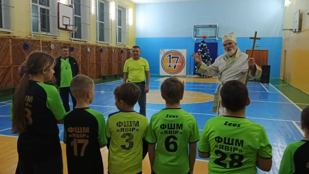 У футбольній школі майстрів відбулося яскраве та веселе новорічне спортивне свято. 